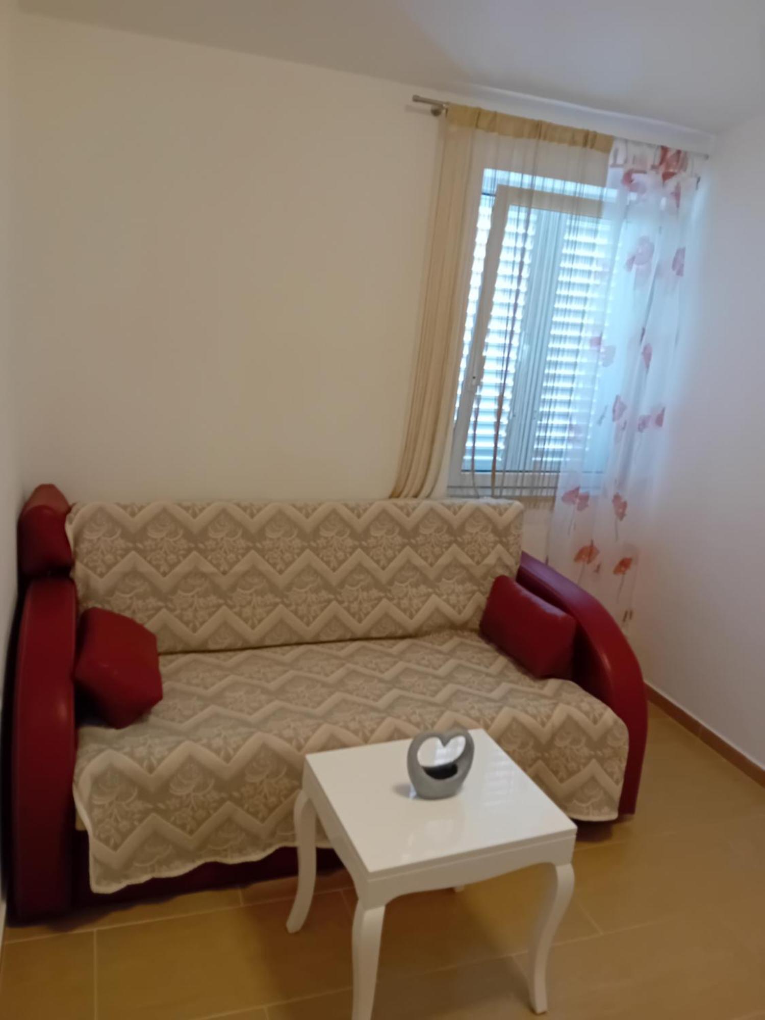 维尔Apatmani Peternel公寓 外观 照片